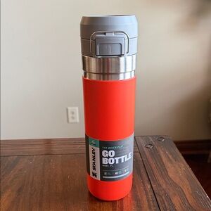 Stanley Quick-Flip Go Bottle 24 oz- brand new